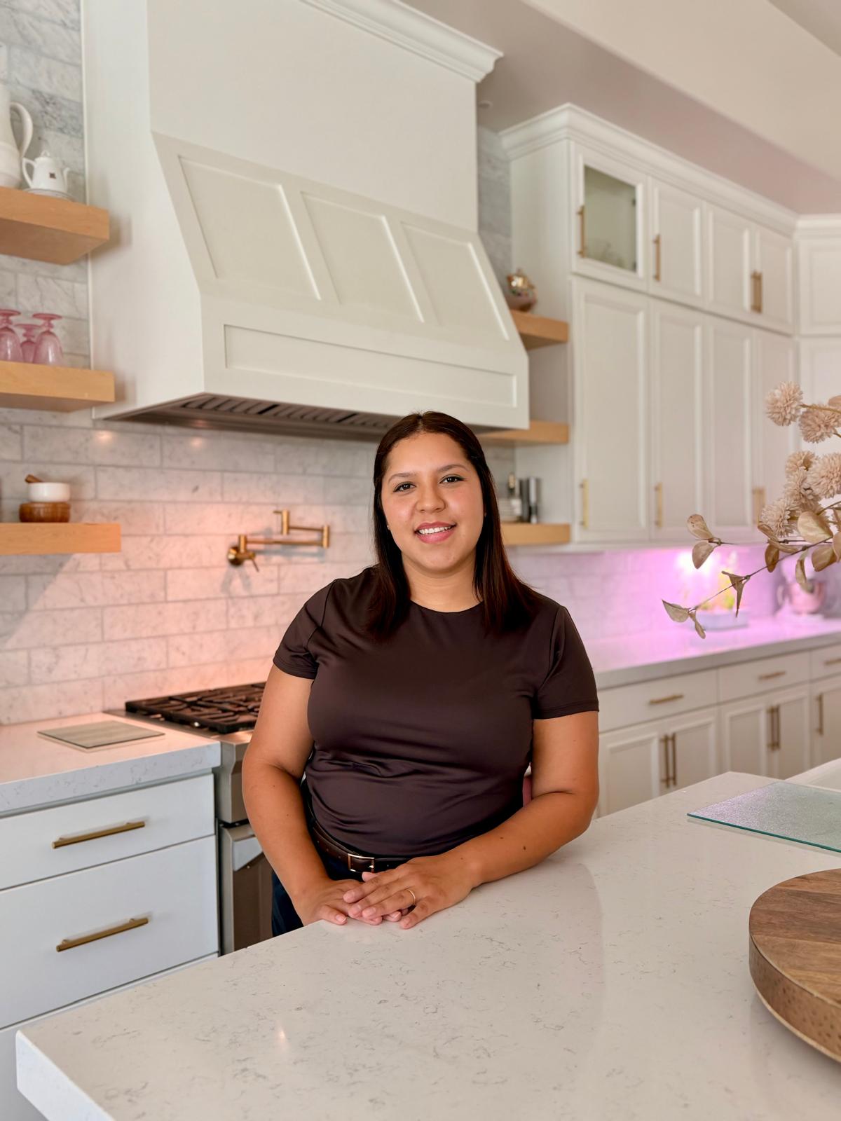 Yadira Rentería in a modern Arizona kitchen